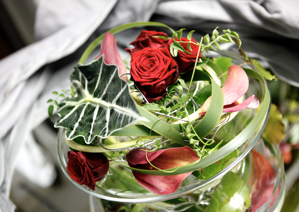 Blumenstrauß mit roten Rosen und Callas Dresden